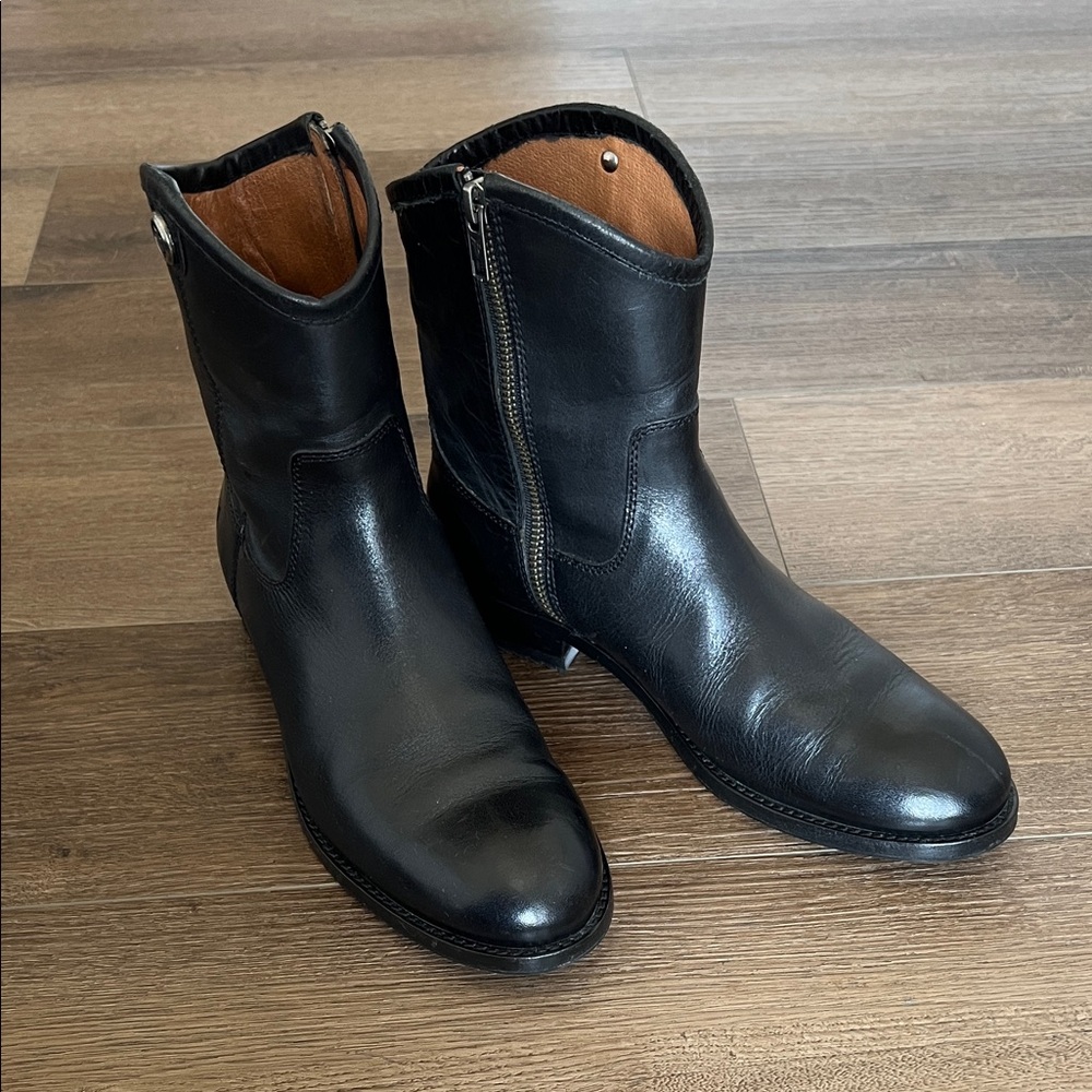 Frye Melissa short leather boots